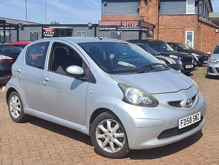 TOYOTA AYGO 1.0 VVT-i Platinum Euro 4 5dr